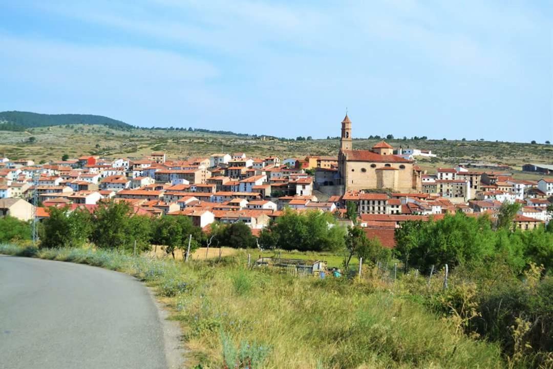 Hostal Restaurante San Millan أوريويلا ديل تريميدال المظهر الخارجي الصورة
