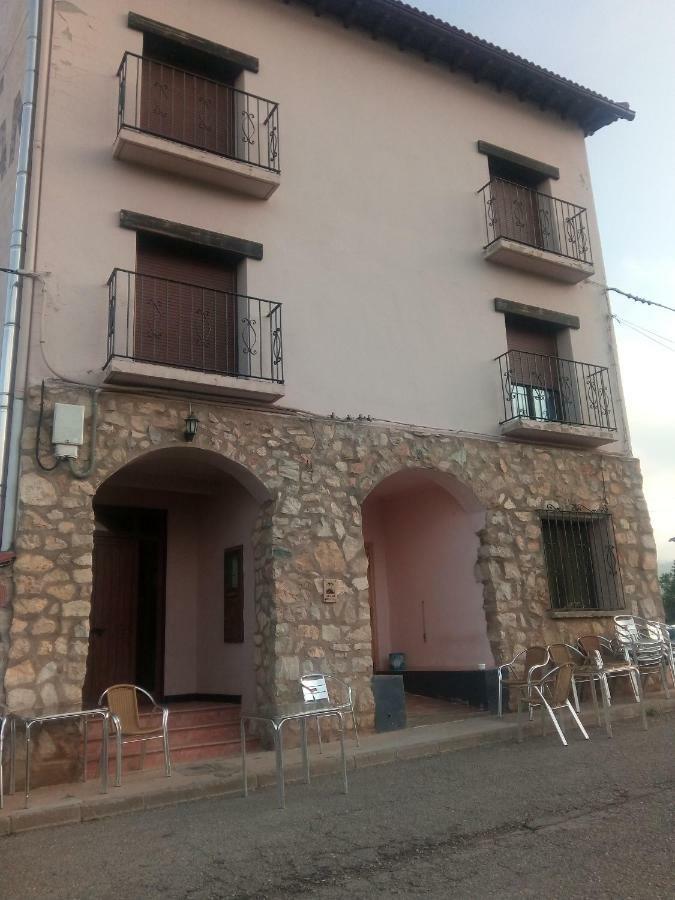 Hostal Restaurante San Millan أوريويلا ديل تريميدال المظهر الخارجي الصورة