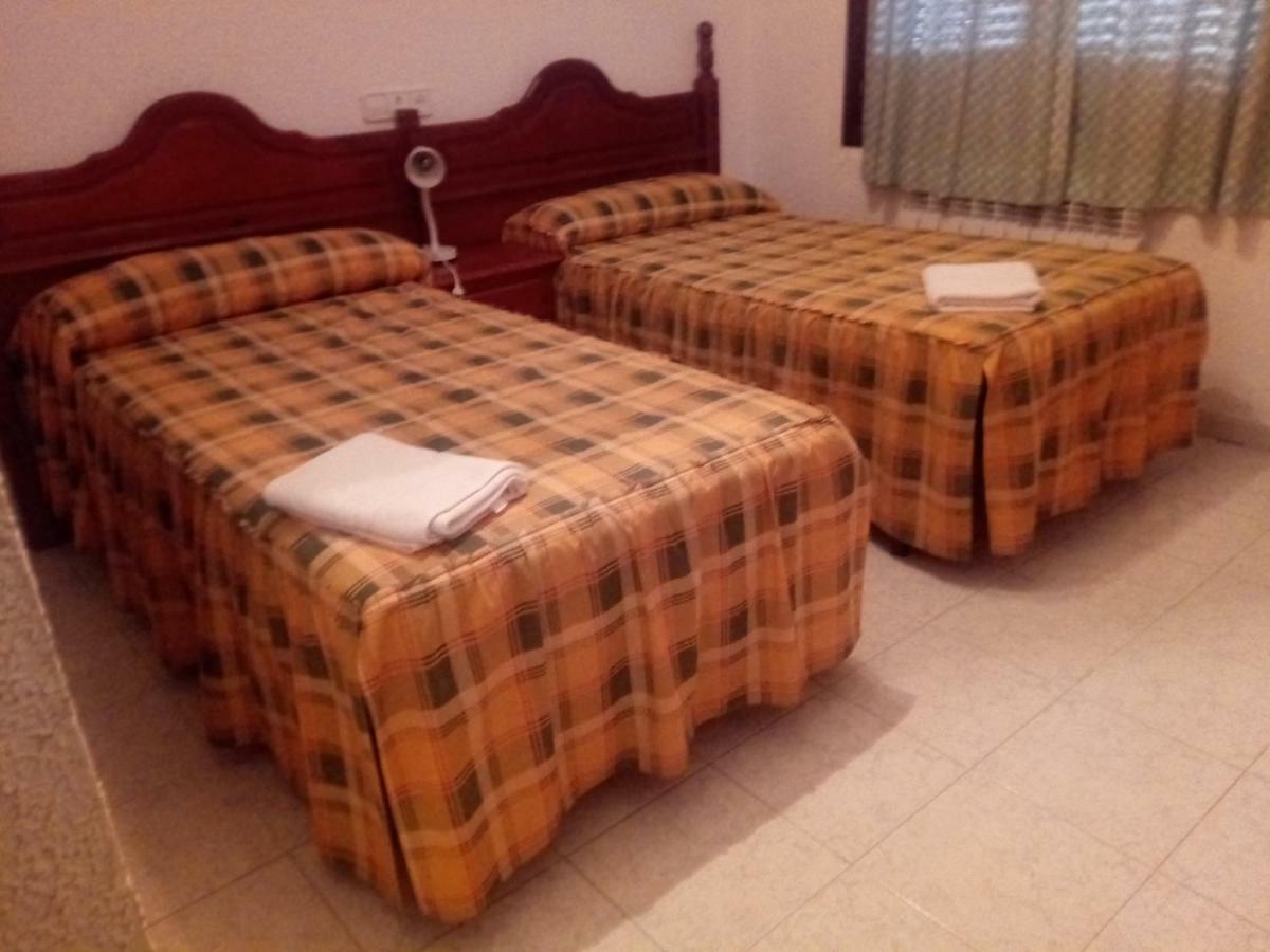 Hostal Restaurante San Millan أوريويلا ديل تريميدال المظهر الخارجي الصورة